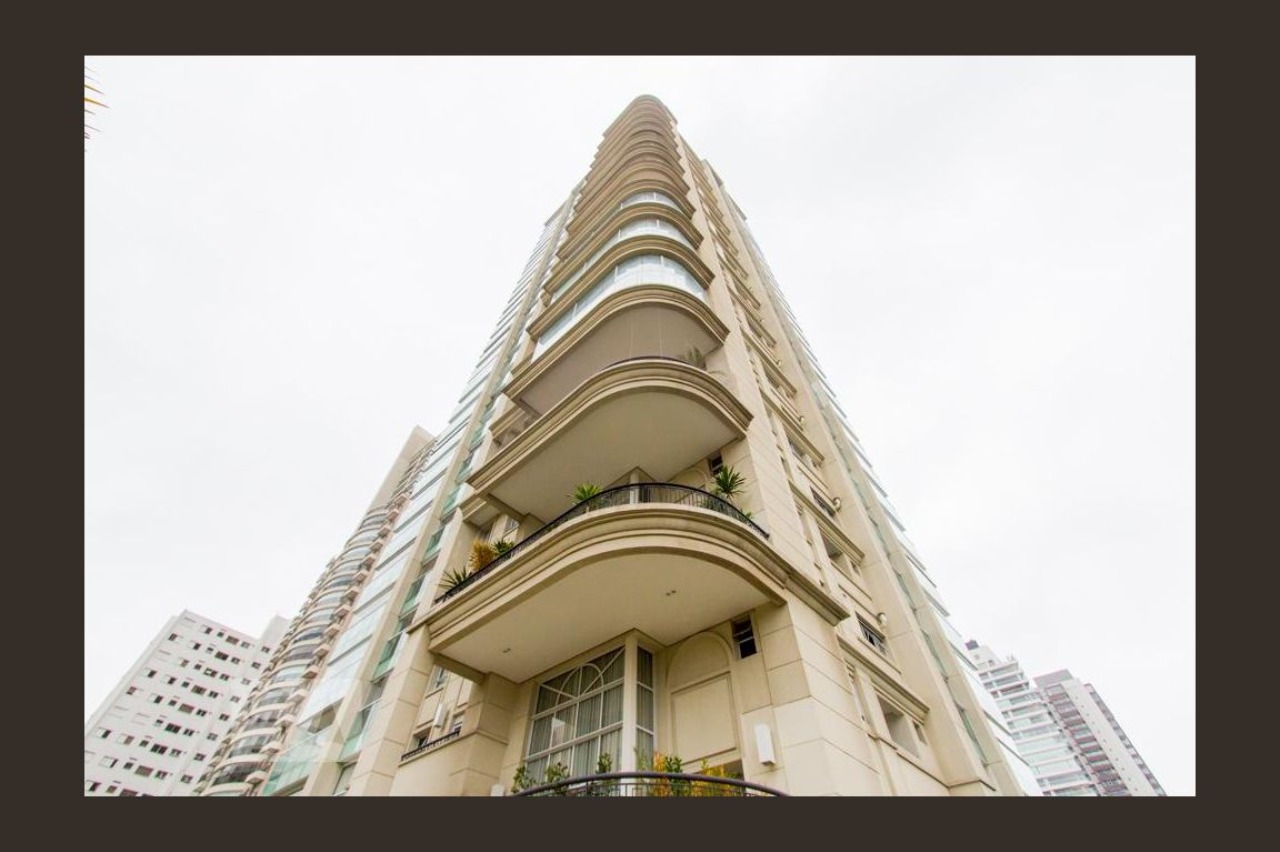 Apartamento, 3 quartos, 206 m² - Foto 1