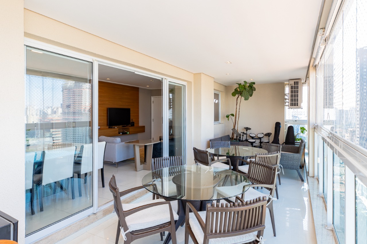 Apartamento, 3 quartos, 140 m² - Foto 2