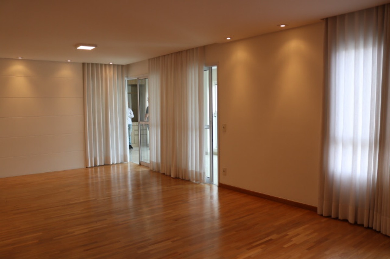 Apartamento, 3 quartos, 210 m² - Foto 1