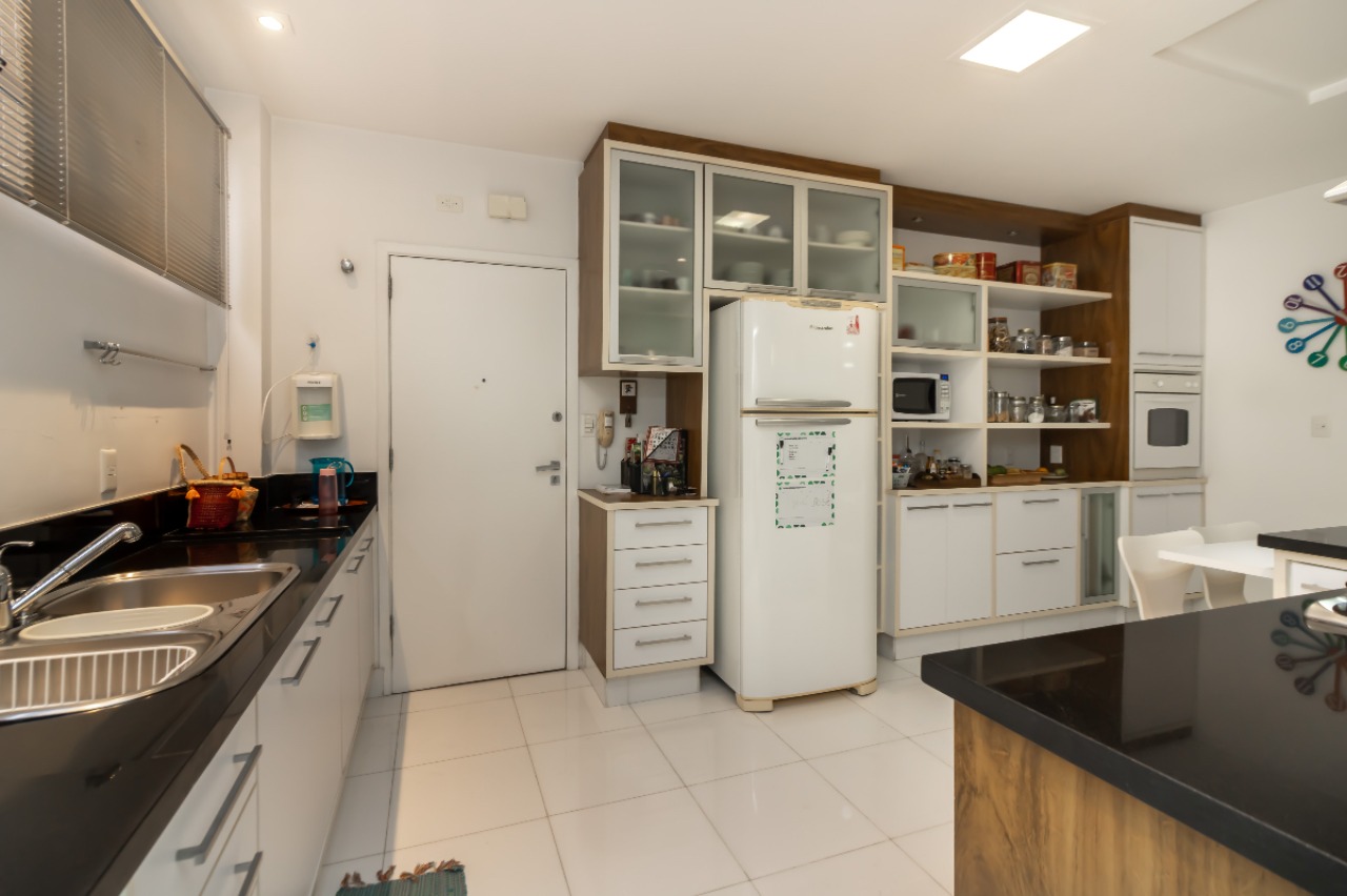 Apartamento, 3 quartos, 210 m² - Foto 11