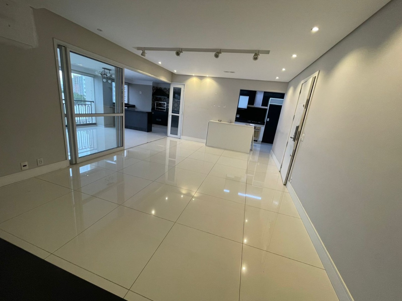 Apartamento, 3 quartos, 140 m² - Foto 2
