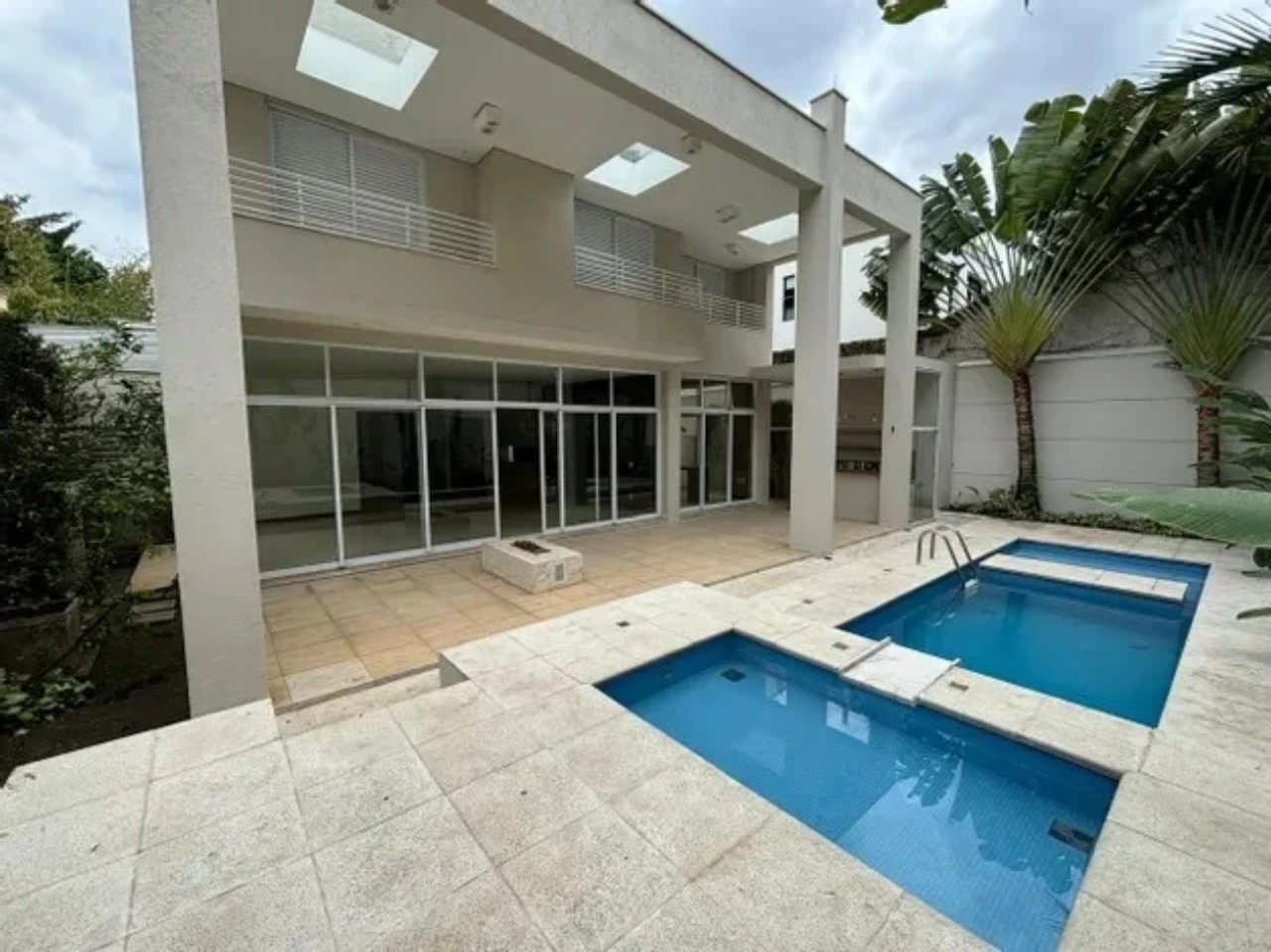 Casa, 4 quartos, 440 m² - Foto 1