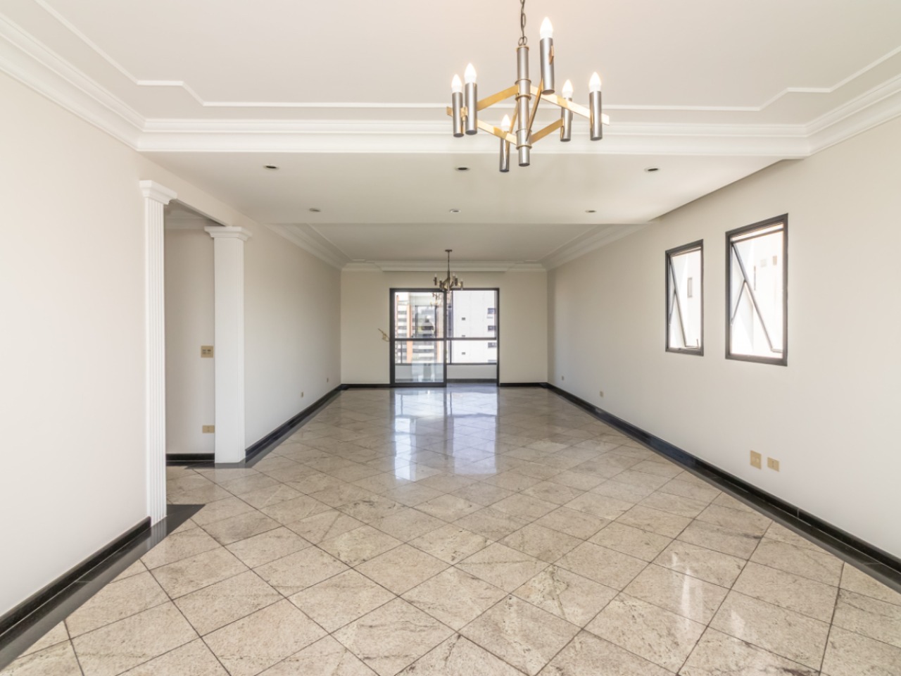 Apartamento, 3 quartos, 250 m² - Foto 2