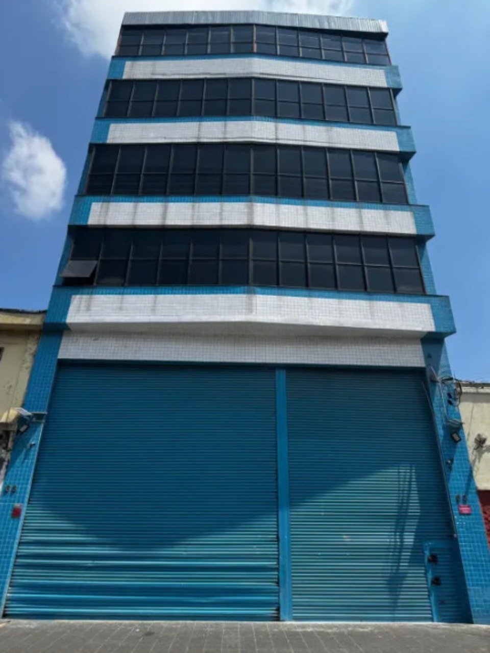 Prédio Inteiro - Foto 1