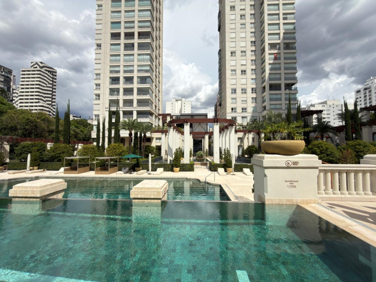 Apartamento, 3 quartos, 220 m² - Foto 1