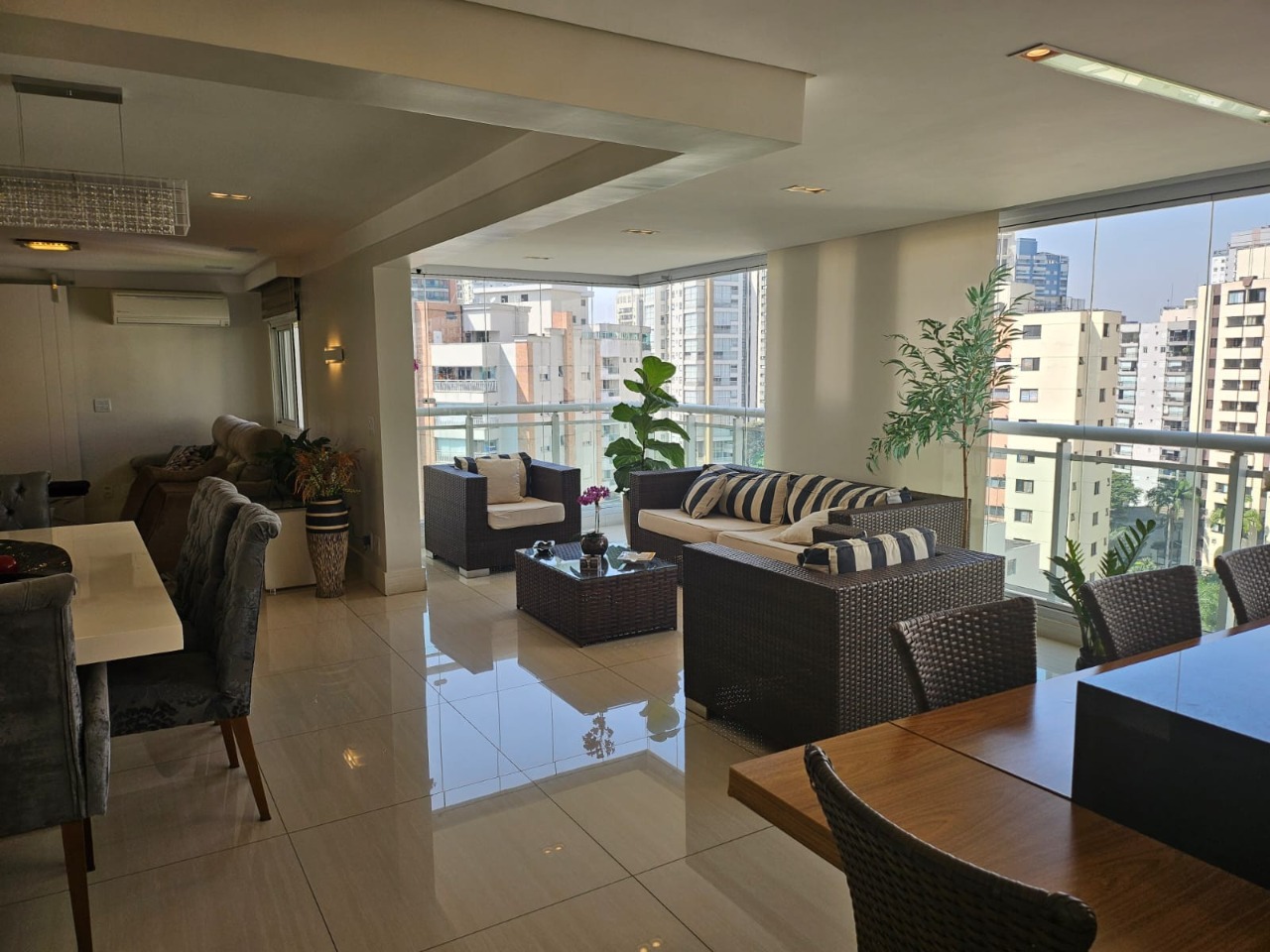 Apartamento, 3 quartos, 165 m² - Foto 1