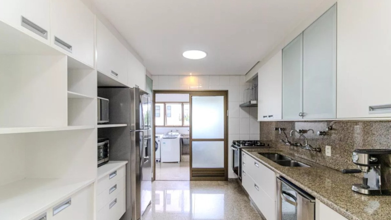 Apartamento, 3 quartos, 303 m² - Foto 2