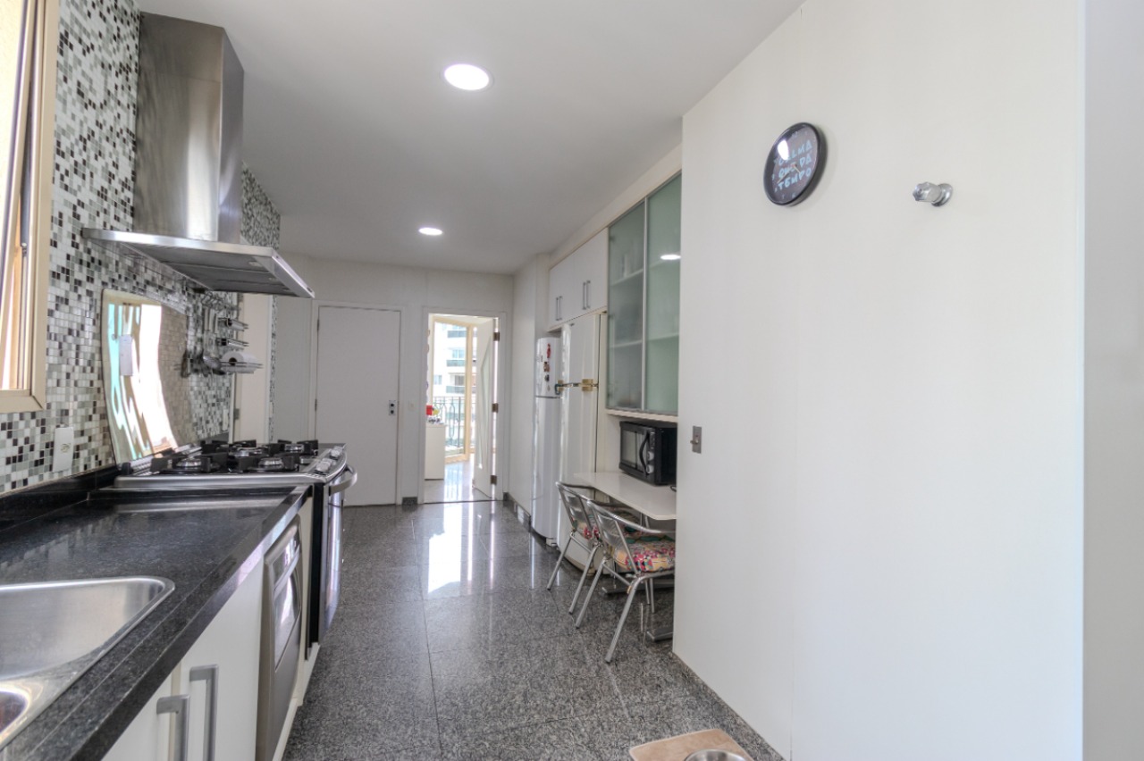 Apartamento, 3 quartos, 240 m² - Foto 10