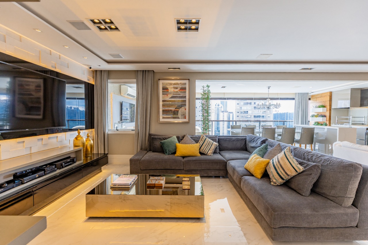 Apartamento, 3 quartos, 210 m² - Foto 2