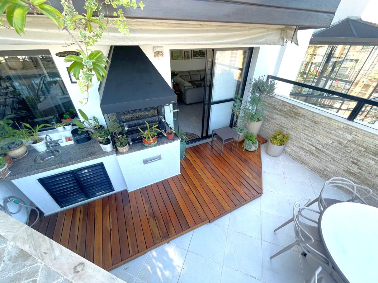 Cobertura, 3 quartos, 220 m² - Foto 2