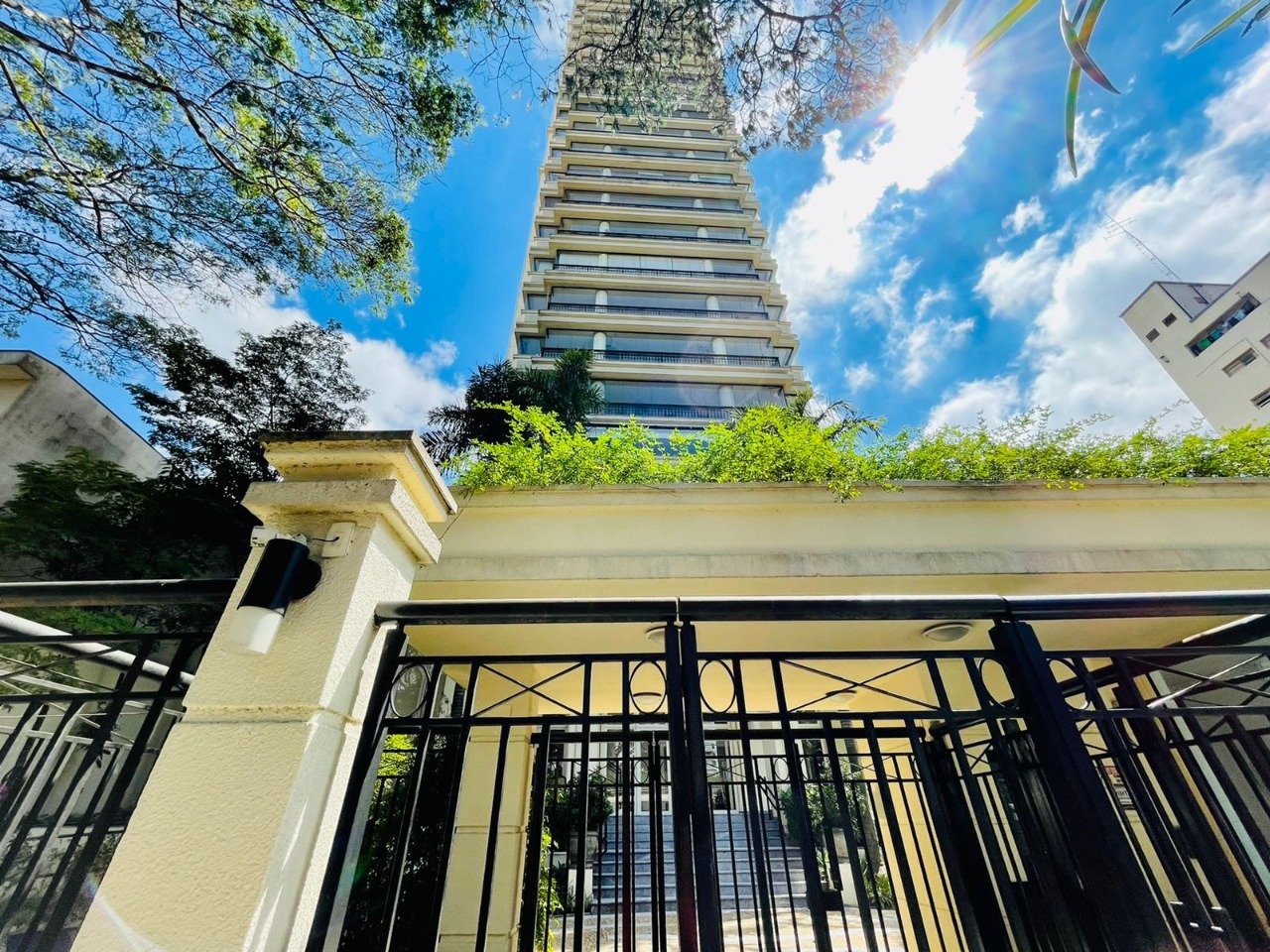 Apartamento, 3 quartos, 215 m² - Foto 1