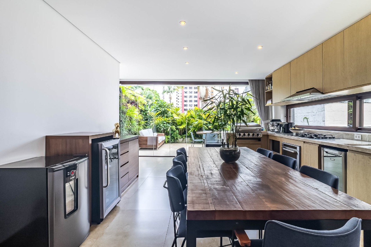 Casa, 4 quartos, 270 m² - Foto 1