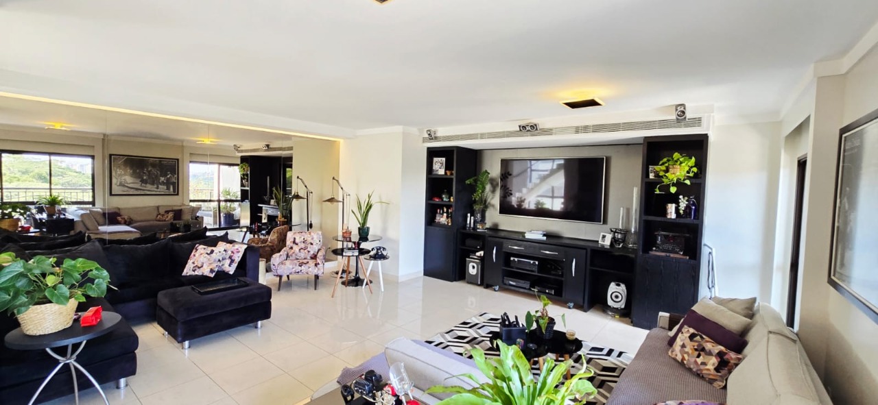 Cobertura, 3 quartos, 270 m² - Foto 1