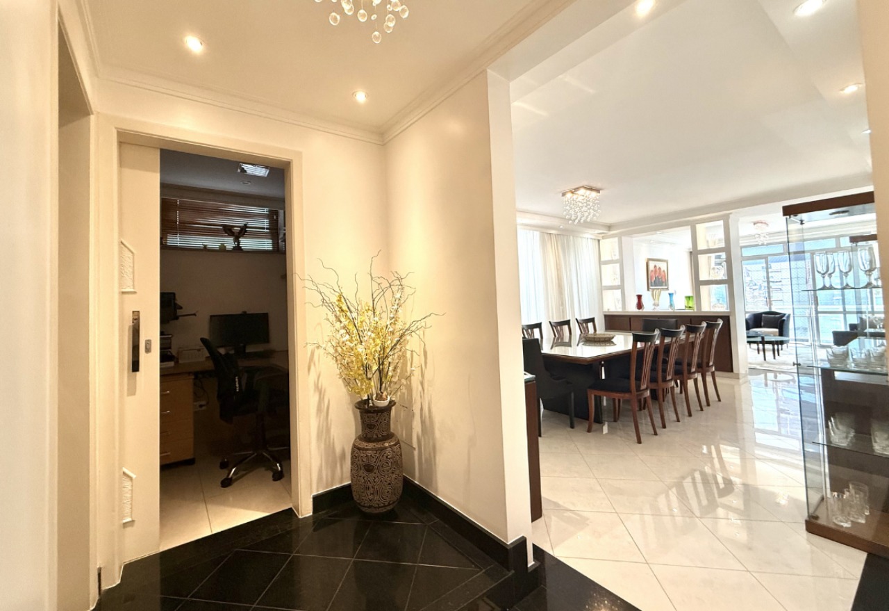 Apartamento, 3 quartos, 230 m² - Foto 4
