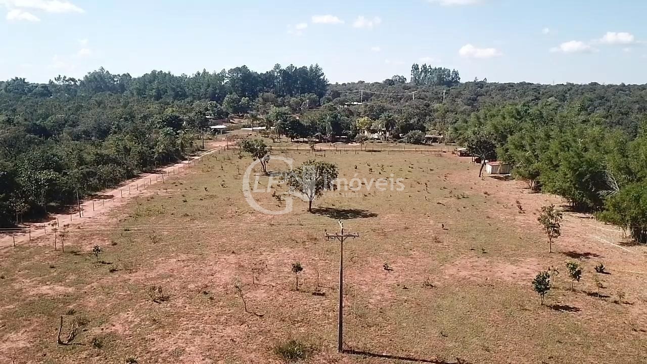 Chácara à venda em Jaraguari-MS, bairro Polomar: 3 quartos, 1 suíte, 3 salas, 4 banheiros, 4 vagas, 380m²!