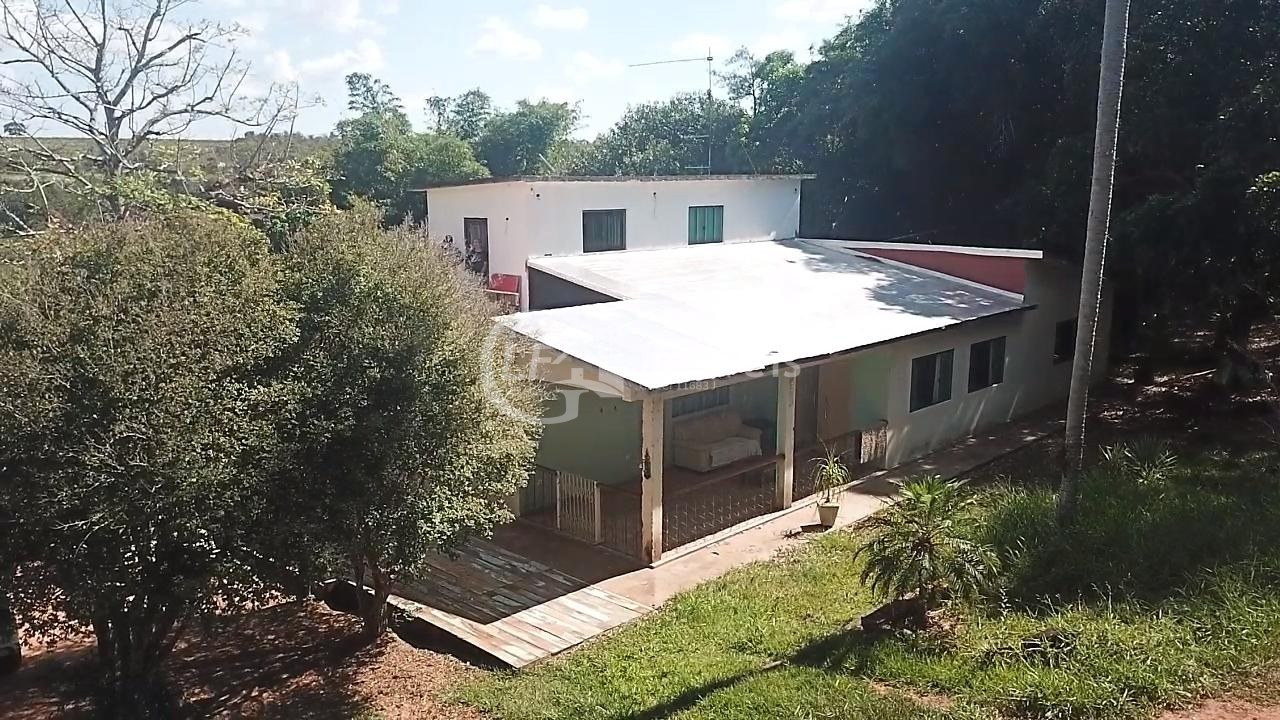 Chácara à venda em Jaraguari-MS, bairro Polomar: 3 quartos, 1 suíte, 3 salas, 4 banheiros, 4 vagas, 380m²!