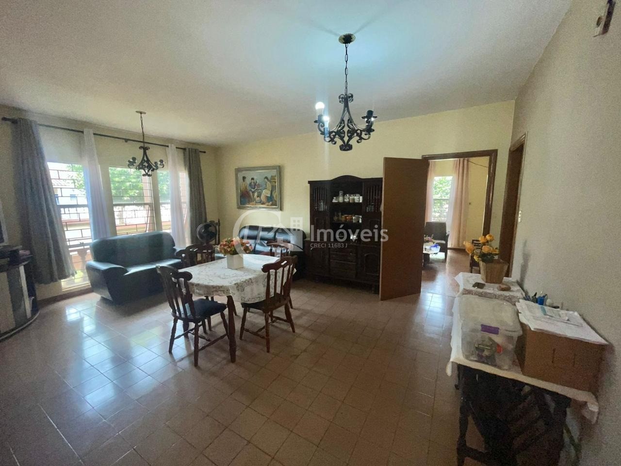 Impecável Casa à Venda na Orla Morena em Campo Grande-MS: 4 Quartos, 1 Suíte, 4 Salas, 2 Banheiros, 7 Vagas, 289,61 m²!
