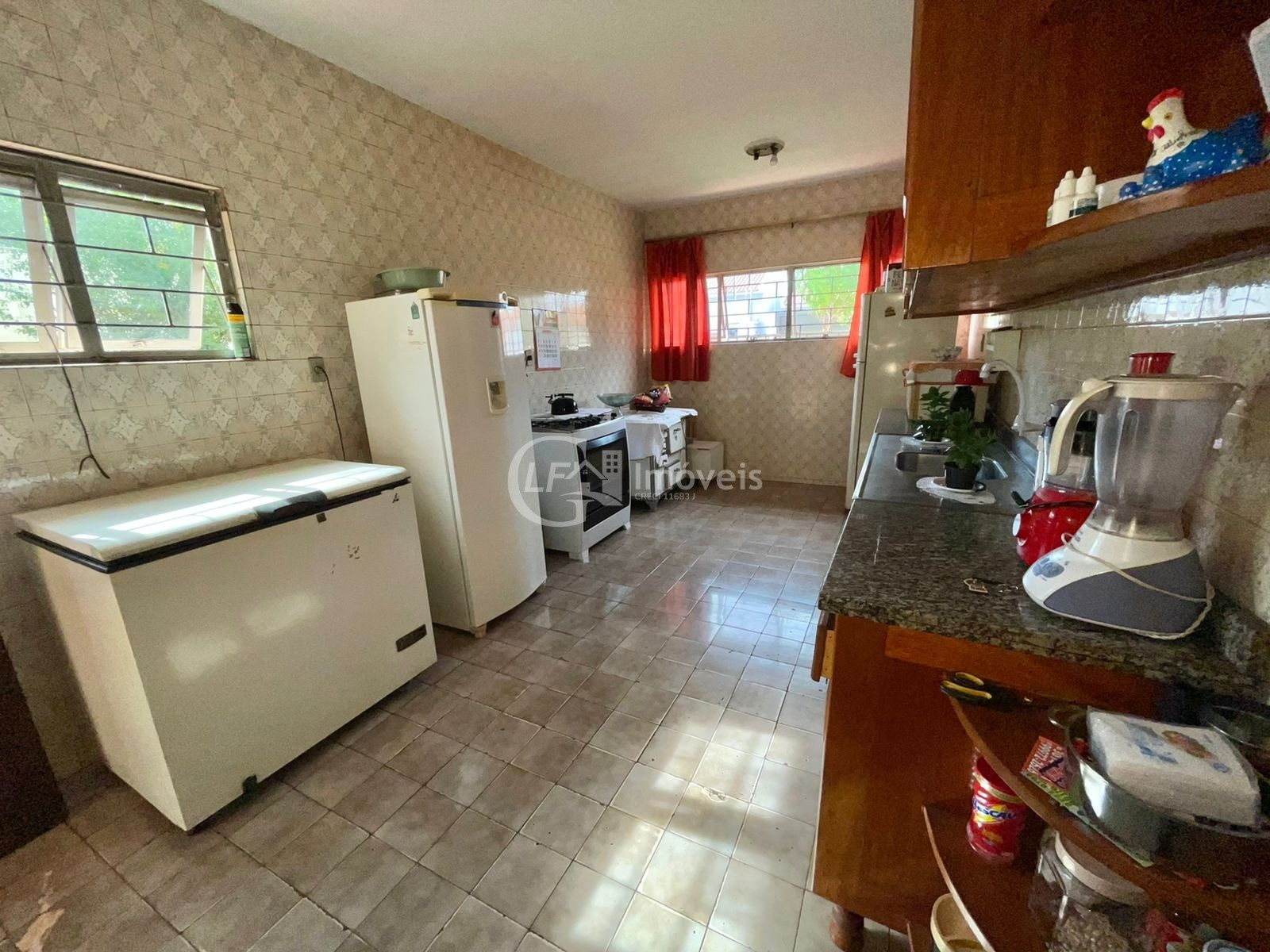 Impecável Casa à Venda na Orla Morena em Campo Grande-MS: 4 Quartos, 1 Suíte, 4 Salas, 2 Banheiros, 7 Vagas, 289,61 m²!