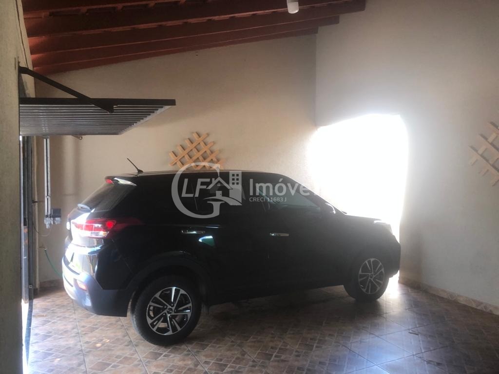 Imperdível! Casa à venda em Campo Grande-MS, Jardim Vida Nova, 3 quartos, 3 salas, 2 banheiros, 3 vagas, 161m². Venha conferir!