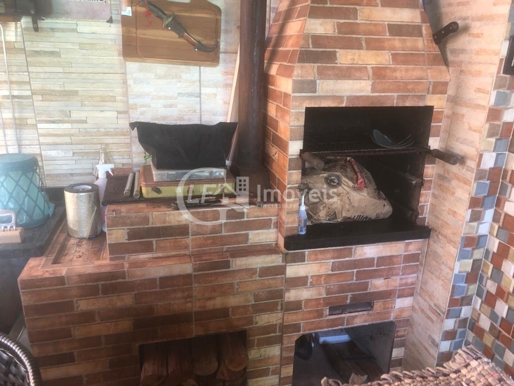 Imperdível! Casa à venda em Campo Grande-MS, Jardim Vida Nova, 3 quartos, 3 salas, 2 banheiros, 3 vagas, 161m². Venha conferir!