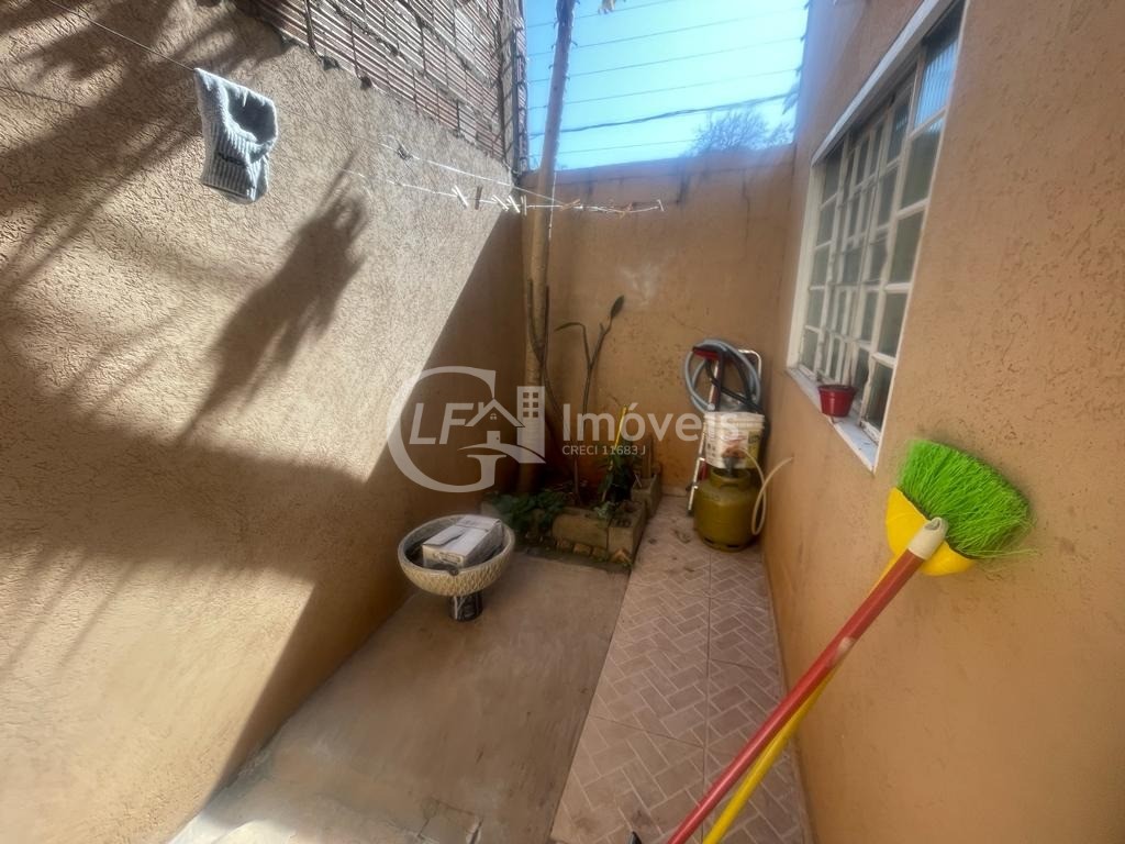 Imperdível oportunidade de adquirir casa com 2 quartos, 2 sa
