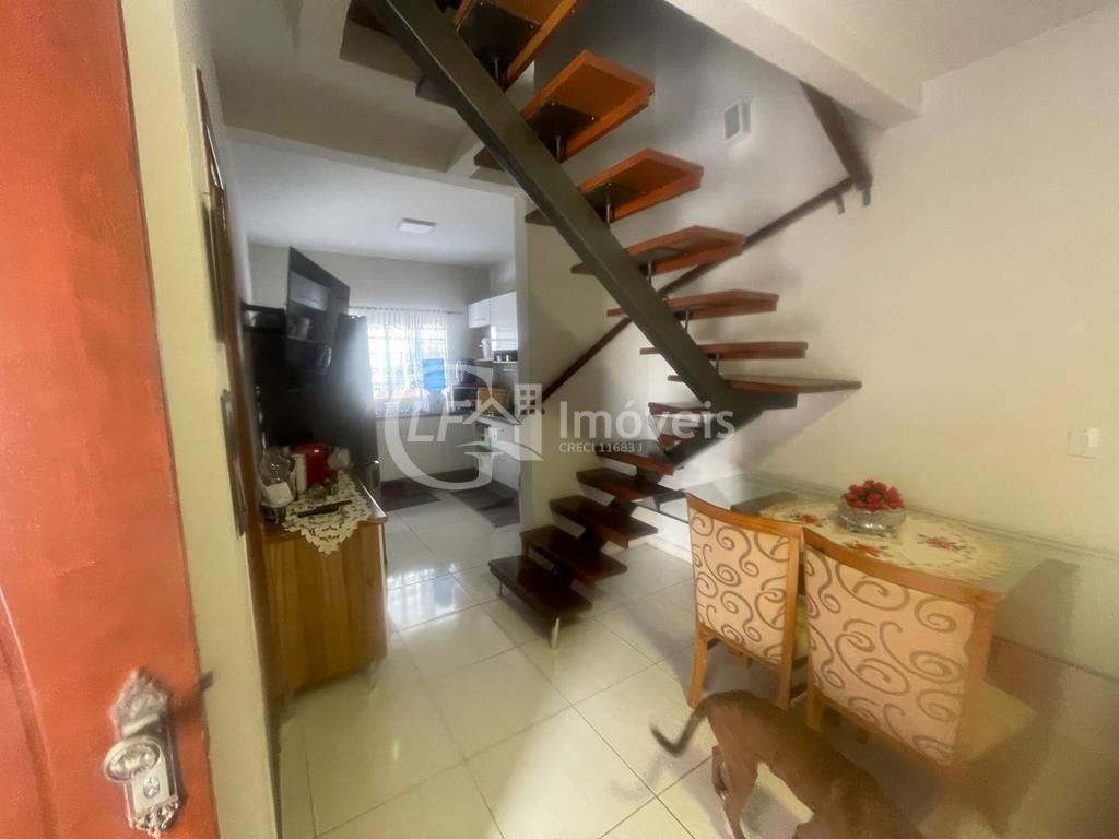 Imperdível oportunidade de adquirir casa com 2 quartos, 2 sa