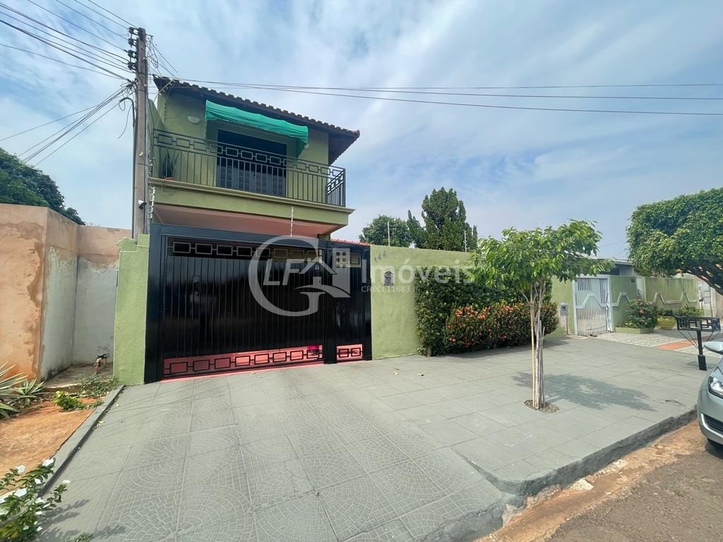 Casa, 3 quartos, 180 m² - Foto 1