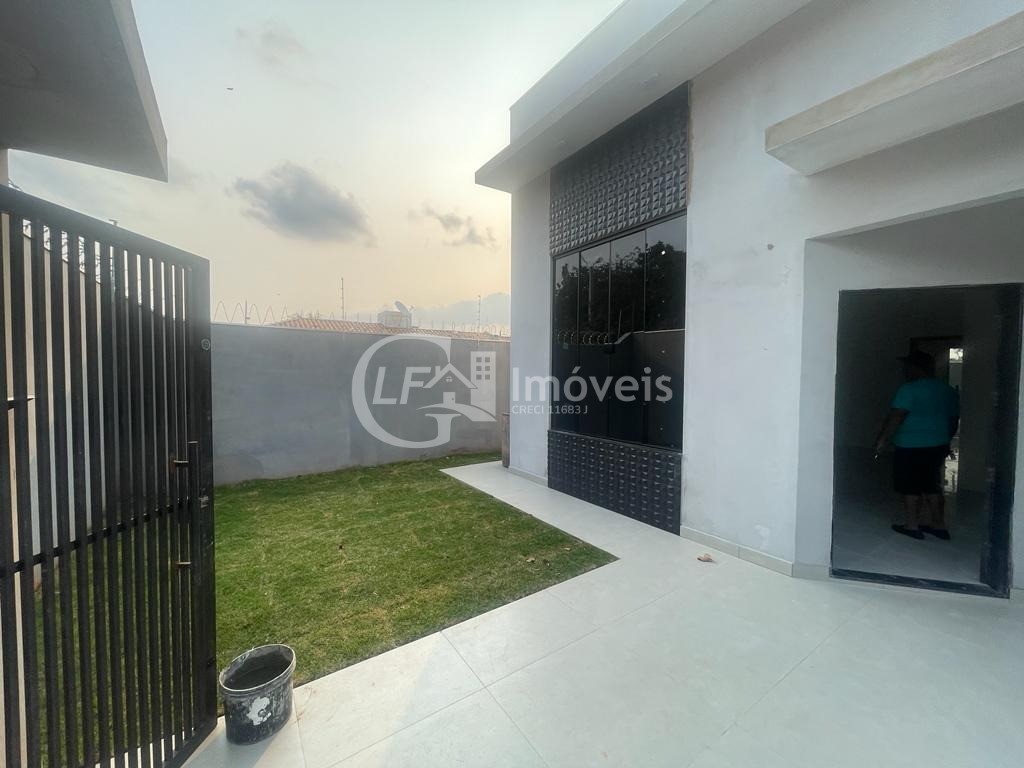 Imperdível! Casa à venda em Campo Grande-MS, Vila Morumbi, 3 quartos, 1 suíte, 3 salas, 4 banheiros, 2 vagas, 165m².