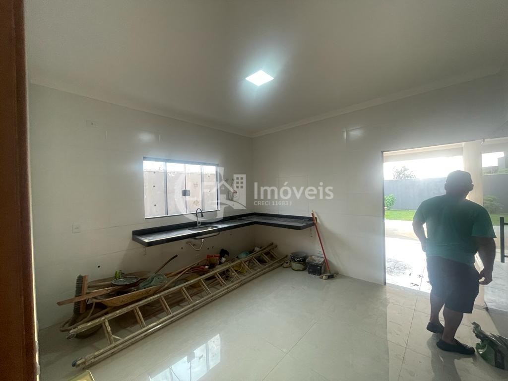 Imperdível! Casa à venda em Campo Grande-MS, Vila Morumbi, 3 quartos, 1 suíte, 3 salas, 4 banheiros, 2 vagas, 165m².