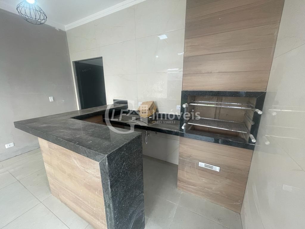 Imperdível! Casa à venda em Campo Grande-MS, Vila Morumbi, 3 quartos, 1 suíte, 3 salas, 4 banheiros, 2 vagas, 165m².