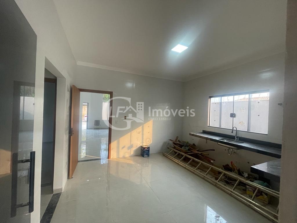 Imperdível! Casa à venda em Campo Grande-MS, Vila Morumbi, 3 quartos, 1 suíte, 3 salas, 4 banheiros, 2 vagas, 165m².