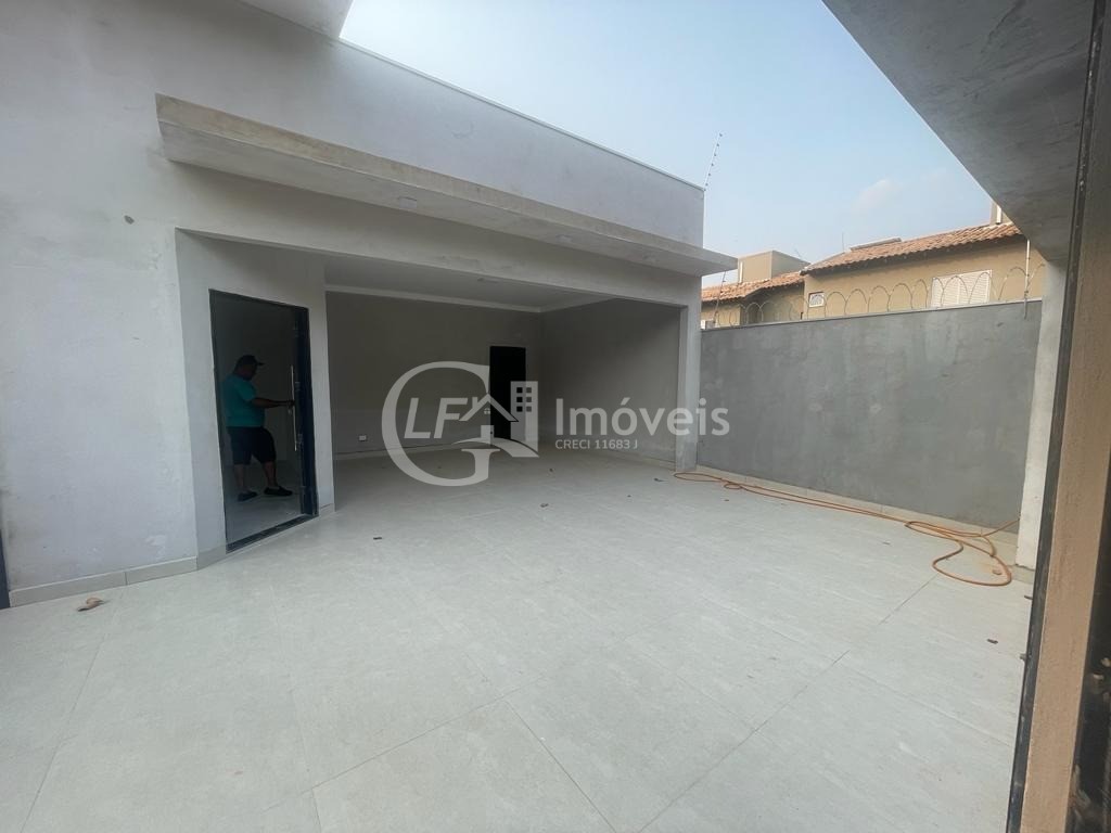 Imperdível! Casa à venda em Campo Grande-MS, Vila Morumbi, 3 quartos, 1 suíte, 3 salas, 4 banheiros, 2 vagas, 165m².