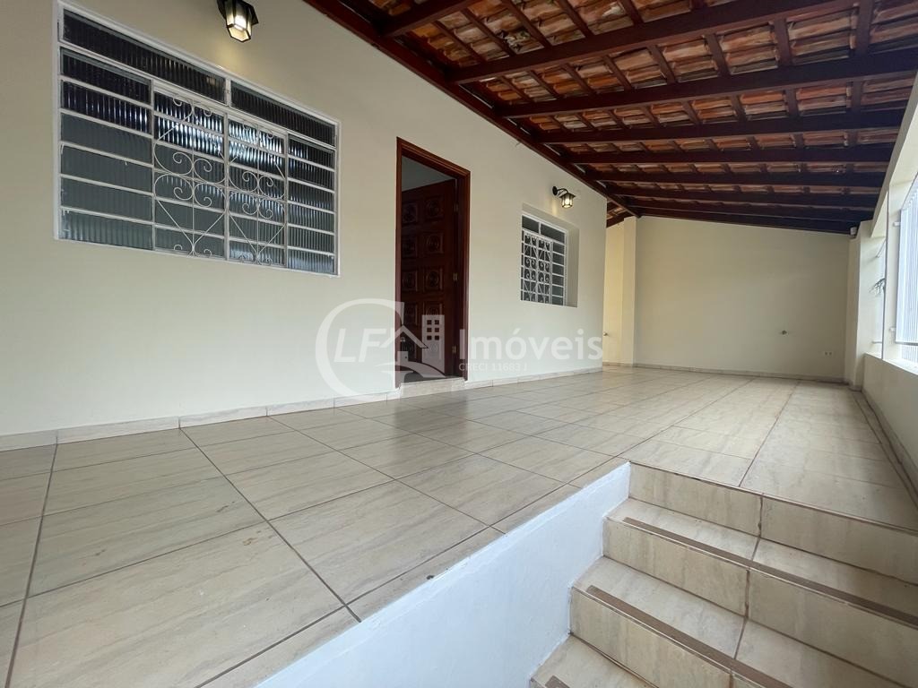 Espaço Comercial Impecável no Centro de Campo Grande-MS: 3 Quartos, 2 Salas, 4 Banheiros, 1 Vaga de Garagem - 220m²