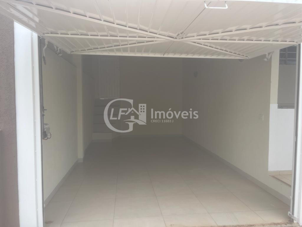 Espaço Comercial Impecável no Centro de Campo Grande-MS: 3 Quartos, 2 Salas, 4 Banheiros, 1 Vaga de Garagem - 220m²