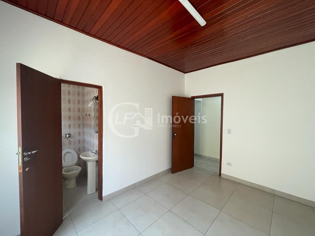 Espaço Comercial Impecável no Centro de Campo Grande-MS: 3 Quartos, 2 Salas, 4 Banheiros, 1 Vaga de Garagem - 220m²