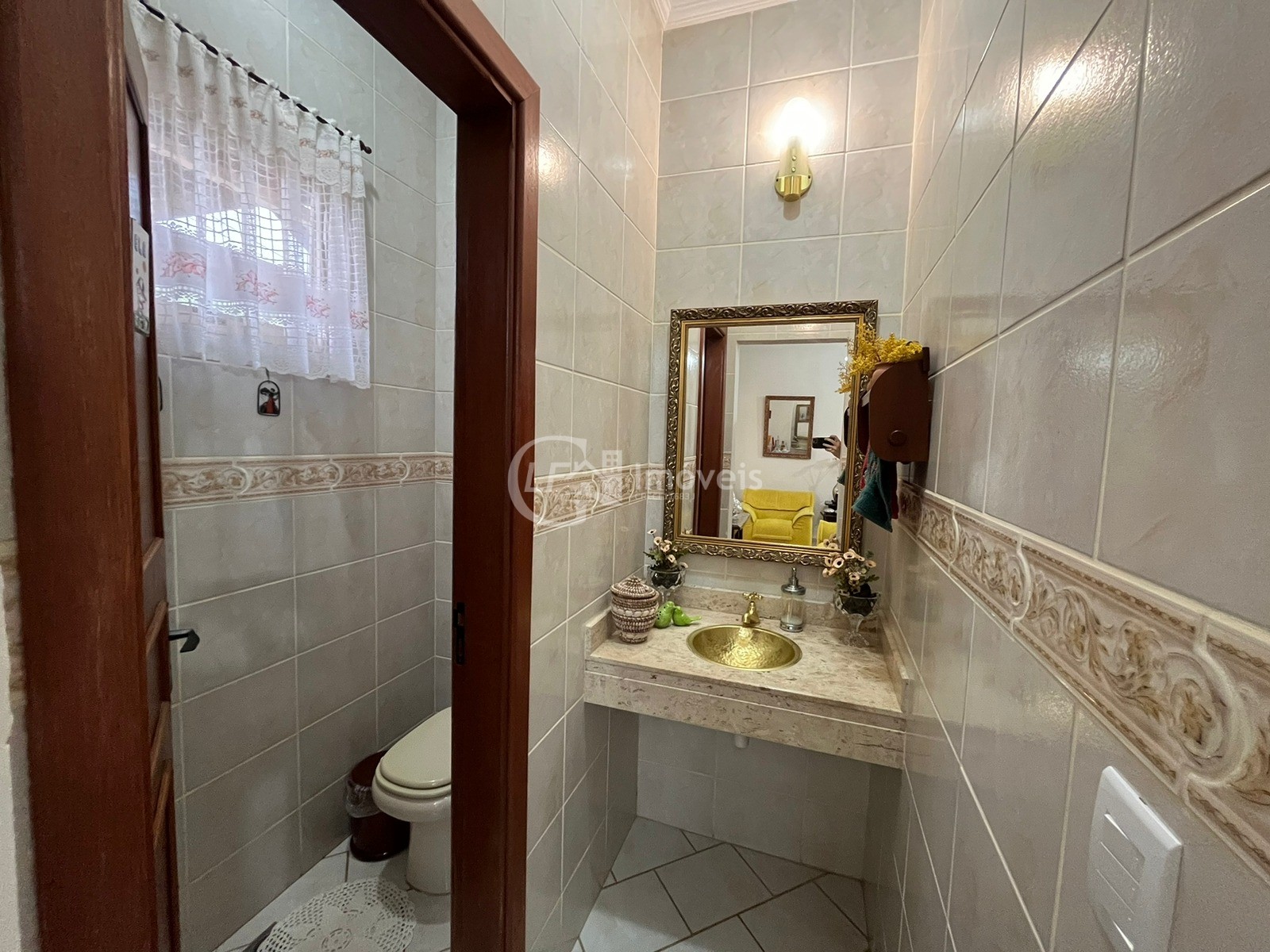 Linda casa de esquina - 4 quartos