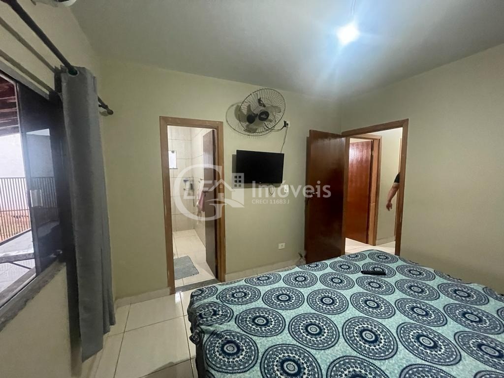 Imóvel à venda em Campo Grande-MS: Casa de 4 quartos na Vila Marli, com suíte, 2 salas, 3 banheiros, 6 vagas e 220m². Confira!
