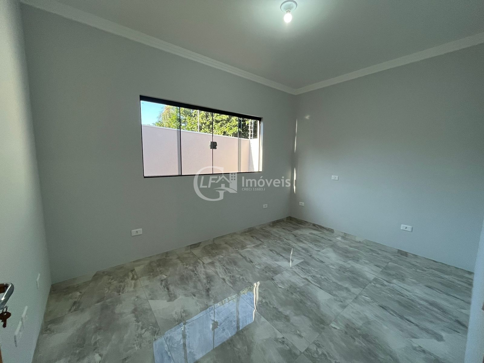 Linda casa nova com energia fotovoltaica