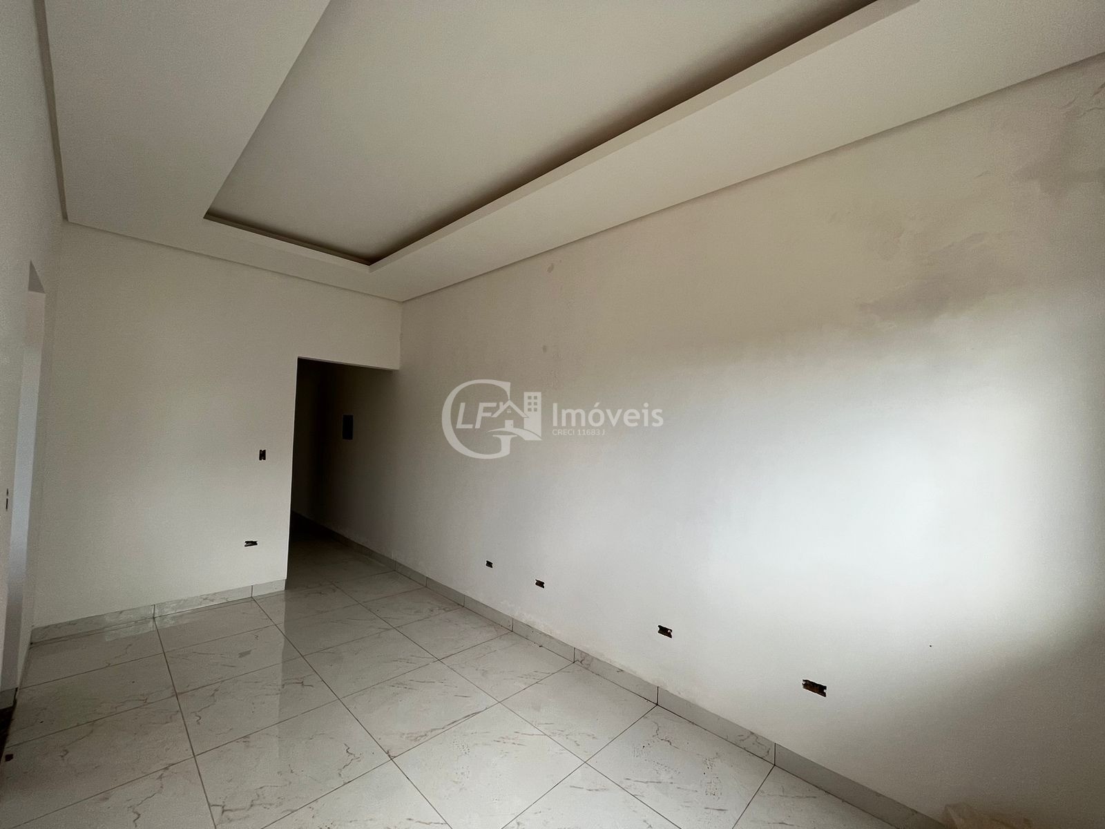 Ampla casa nova - 1 suíte e 2 quartos