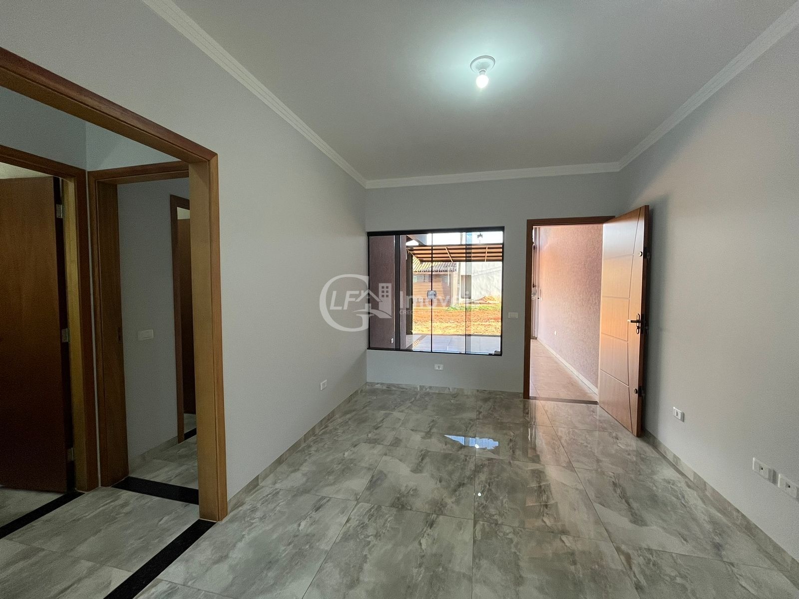Linda casa nova com energia fotovoltaica
