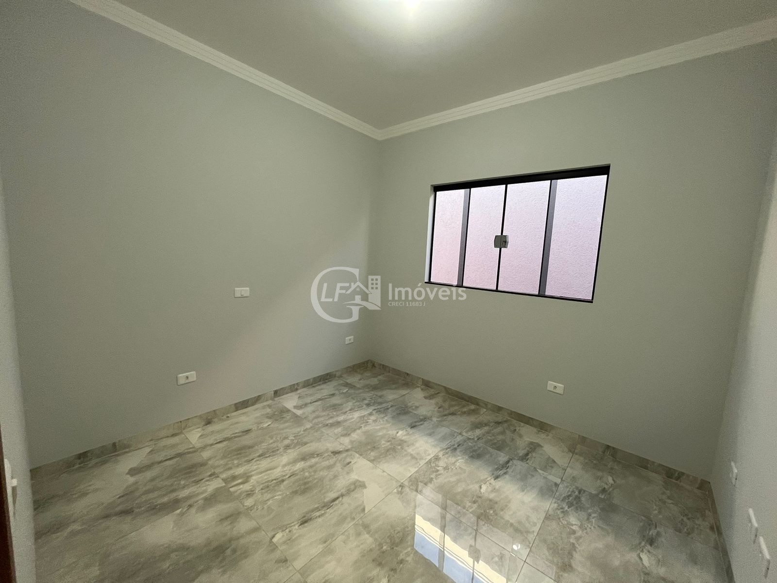 Linda casa nova com energia fotovoltaica
