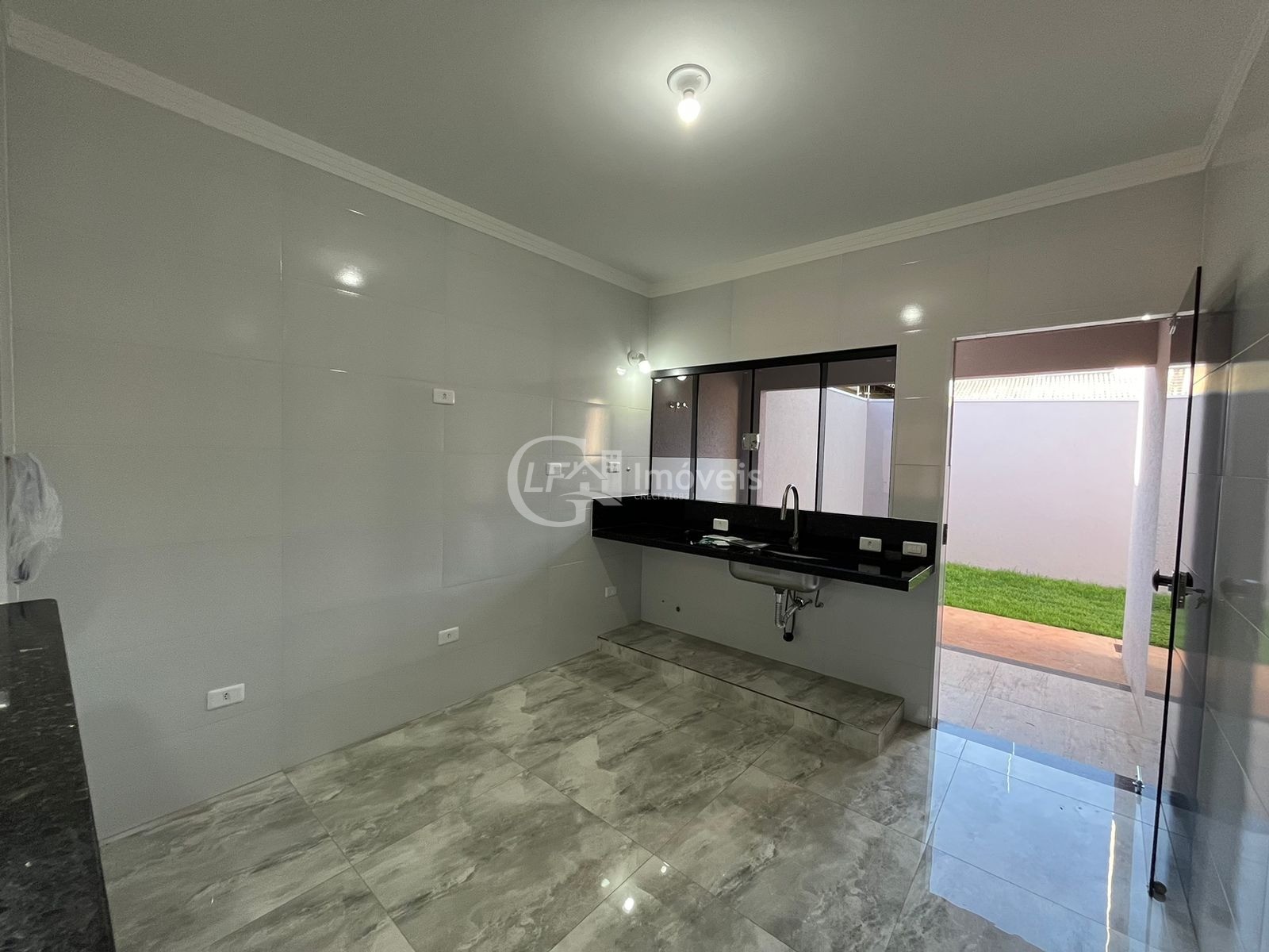 Linda casa nova com energia fotovoltaica