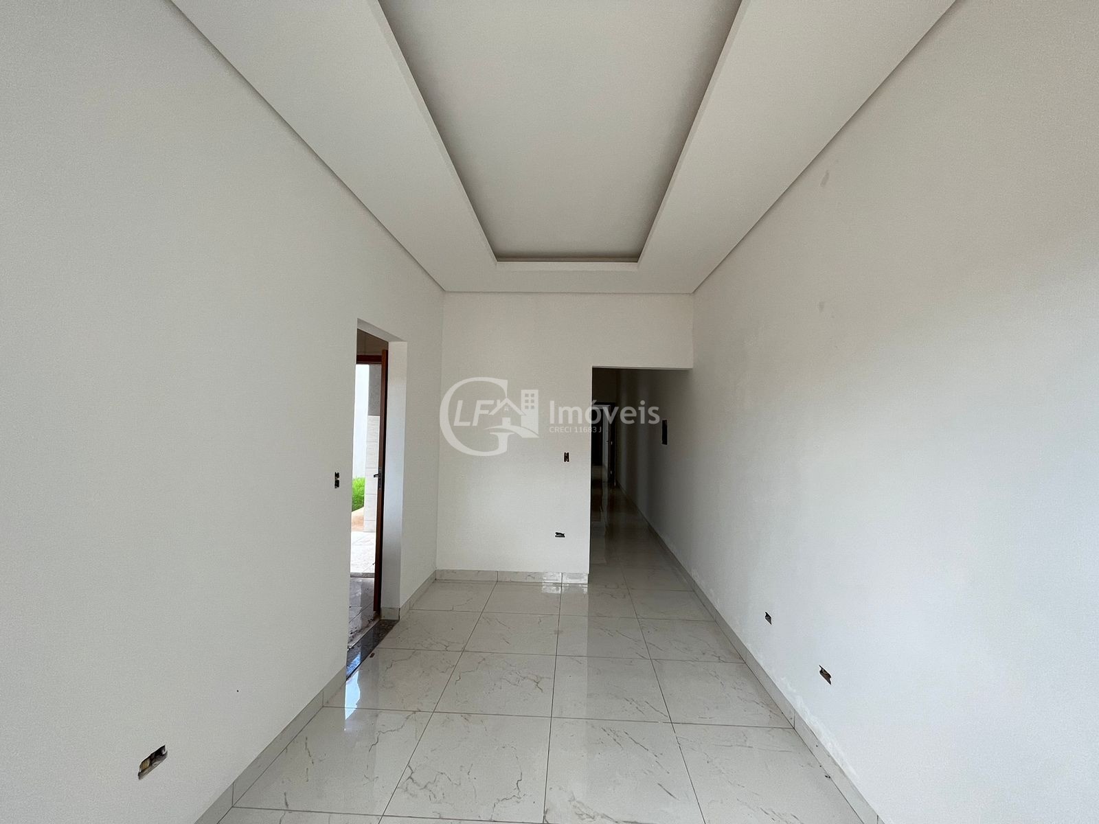 Ampla casa nova - 1 suíte e 2 quartos