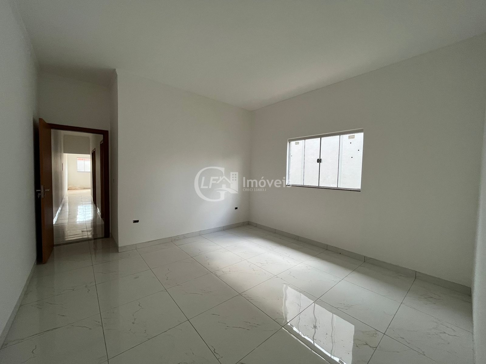Ampla casa nova - 1 suíte e 2 quartos