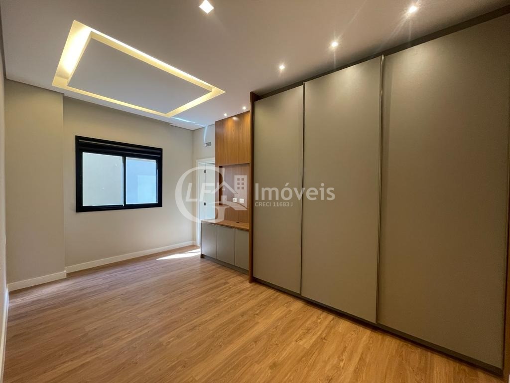 Casa Térrea Alphaville 01 - 01 suíte + 02 Apartamentos