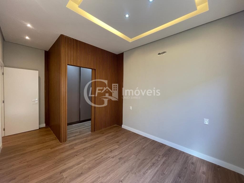 Casa Térrea Alphaville 01 - 01 suíte + 02 Apartamentos