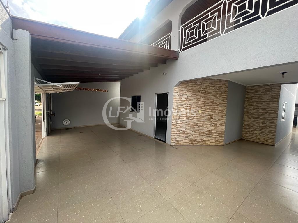 Imperdível Casa à Venda em Campo Grande-MS, Jardim das Nações - 4 quartos, 1 suíte, 2 salas, 4 banheiros, 4 vagas, 360m².