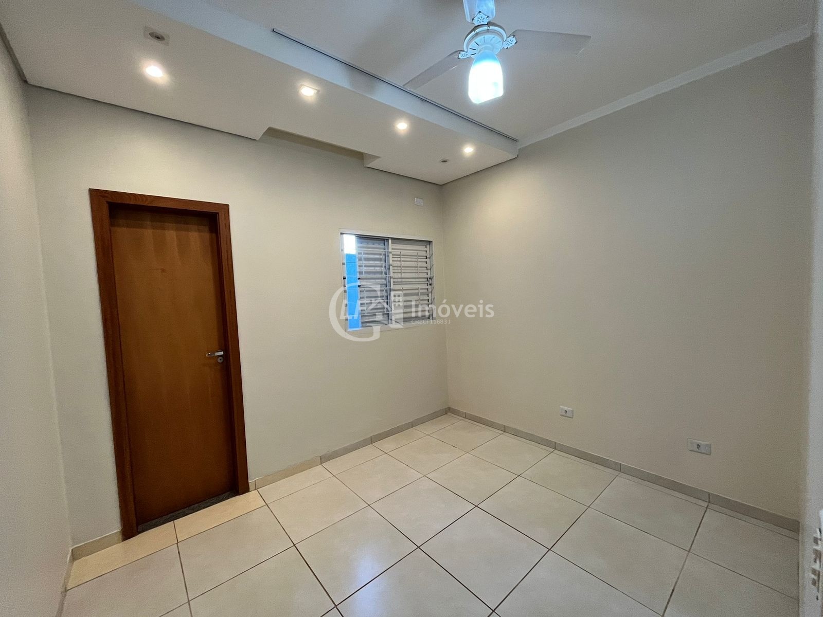 Linda casa de esquina com 4 suítes