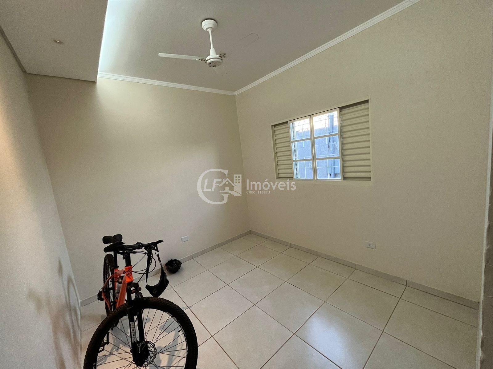Linda casa de esquina com 4 suítes