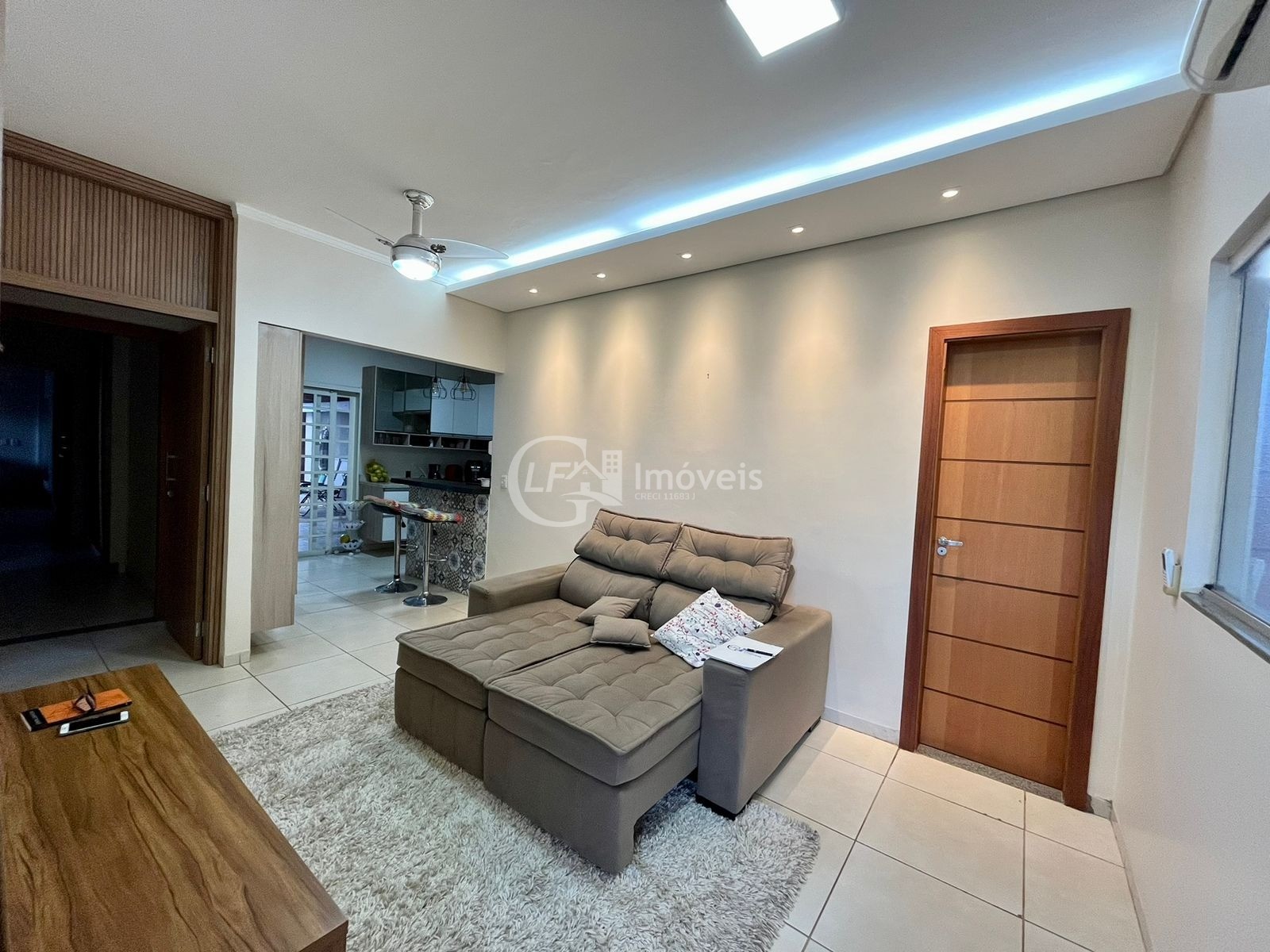 Linda casa de esquina com 4 suítes